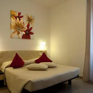 2* Pensión Ara Pacis