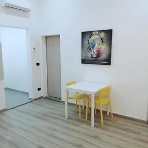  Apartamento Nuovo A 1 Minuto Dal Porto Italia